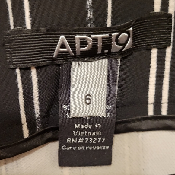 APT.9 Skirt - Picture 2 of 2